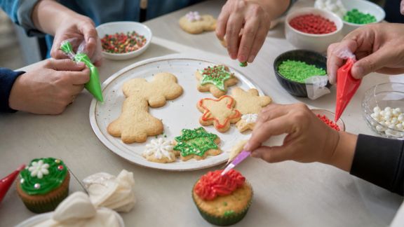 Proposer un challenge de décorations comestibles à réaliser en équipe