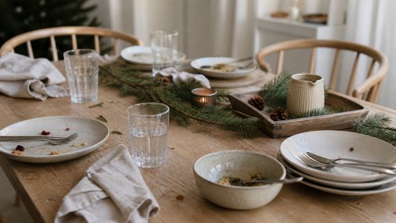 Astuces pour une table de Noël facile à ranger et à réutiliser