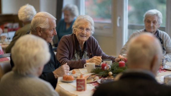 Organiser un goûter de Noël solidaire pour les résidents d’EHPAD