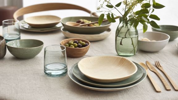 Matériaux alternatifs : idées originales pour renouveler sa vaisselle de fête