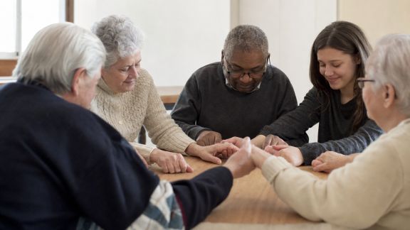 Noël à la maison de retraite : comment créer des moments de partage solidaires