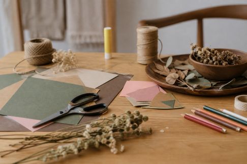 Sélection d’activités créatives à faire soi-même pour budgets limités