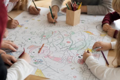 Comment préparer une animation de coloriage géant sur Noël pour petits et grands
