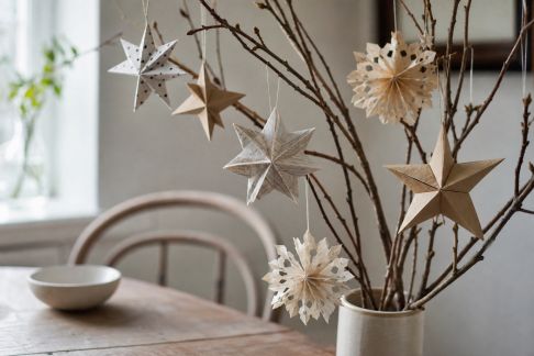 Comment intégrer des créations en papier dans sa décoration de Noël
