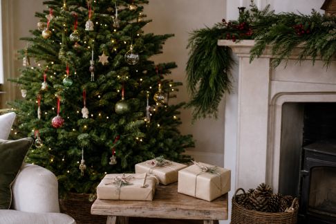 Les incontournables éléments déco pour un Noël traditionnel réussi